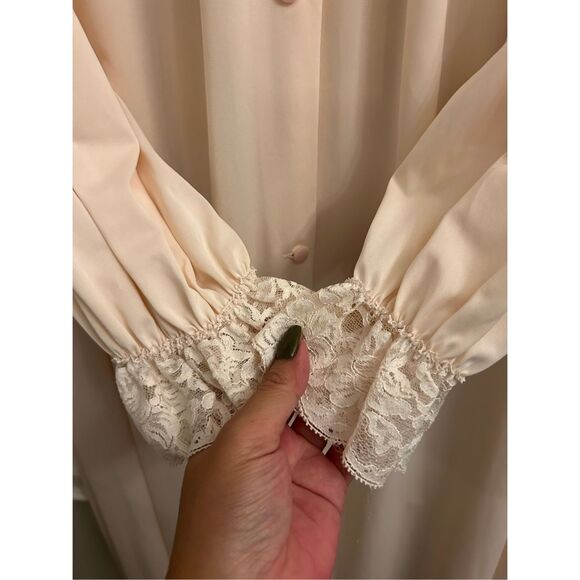 Vintage 60's ShadowLine Embroidered Long Nightgown with Lace Yoke sz M - L EUC - Picture 5 of 8